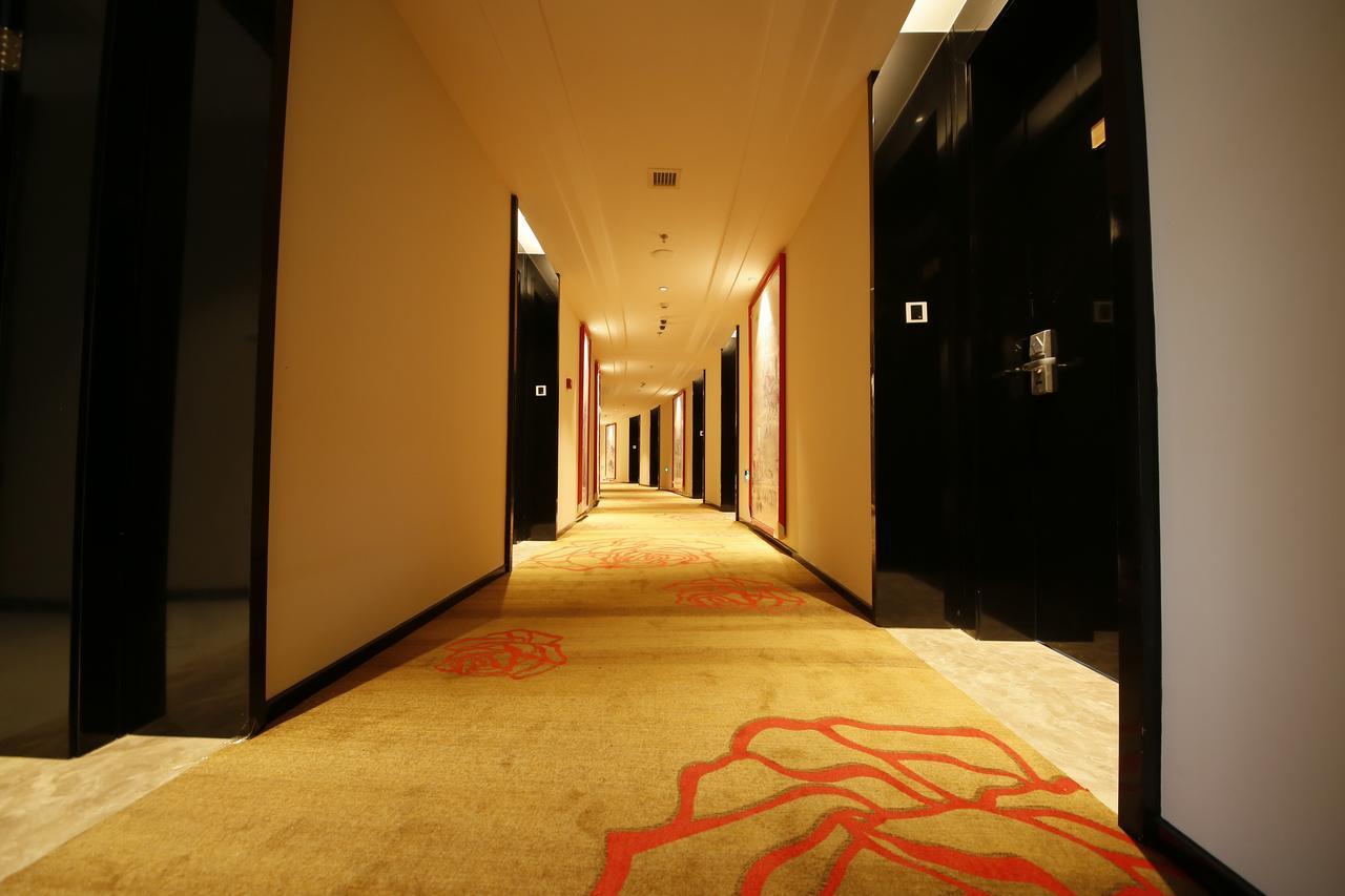 Howard Johnson Flower City Hotel Côn Minh Ngoại thất bức ảnh